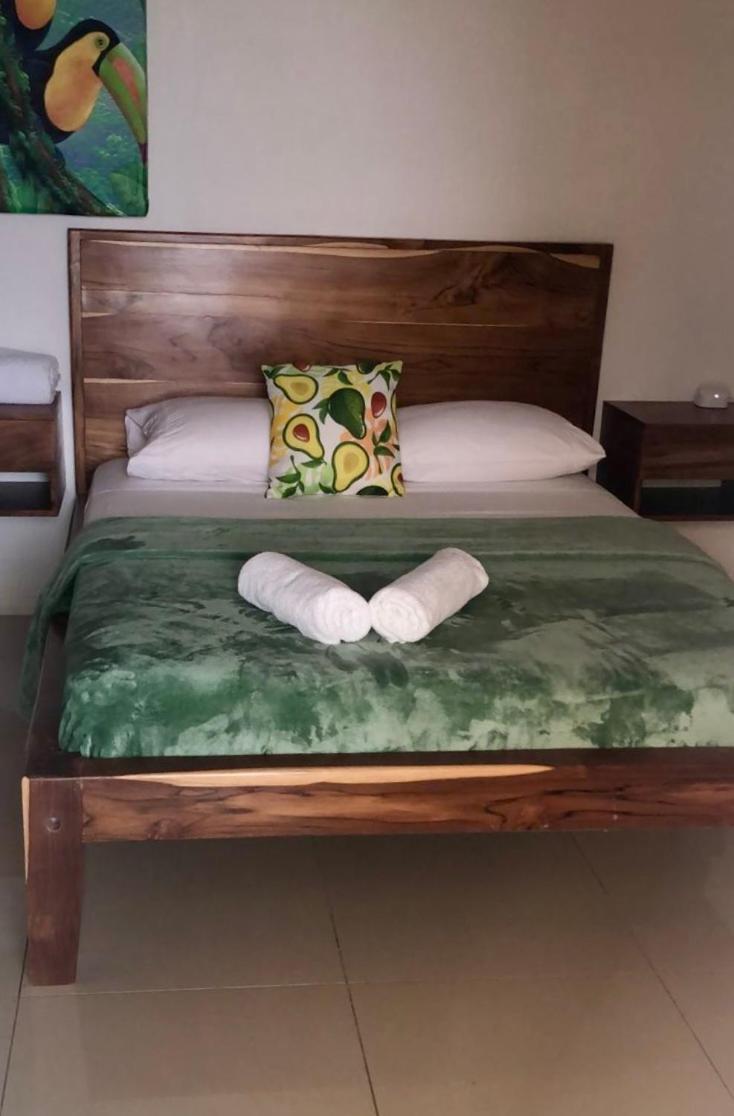 Emerald Luxe Suites South End エクステリア 写真